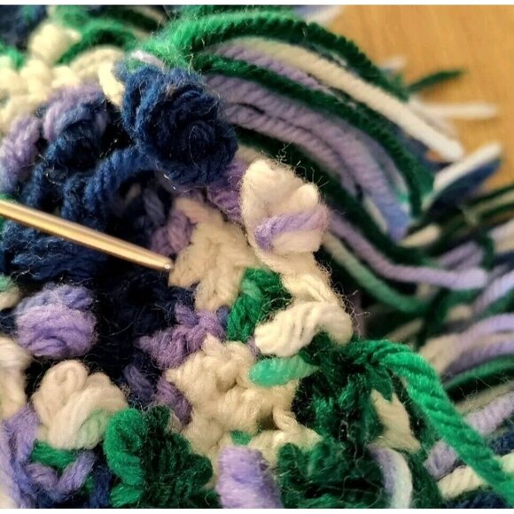 Afghan Blanket Heathered Green Blue Purple and White w/ Tassels, EUC - Picture 10 of 10